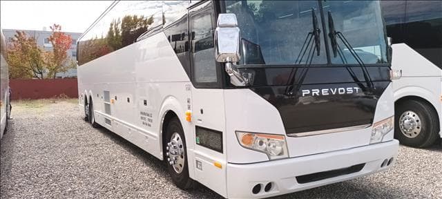 2016 Prevost H-345 Coach Bus - Image 1