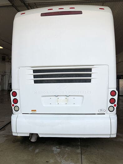 2011 MCI J4500 Coach Bus - Image 4