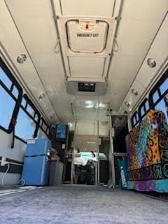 2008 Ford E450 Glaval Shuttle Bus - Image 5