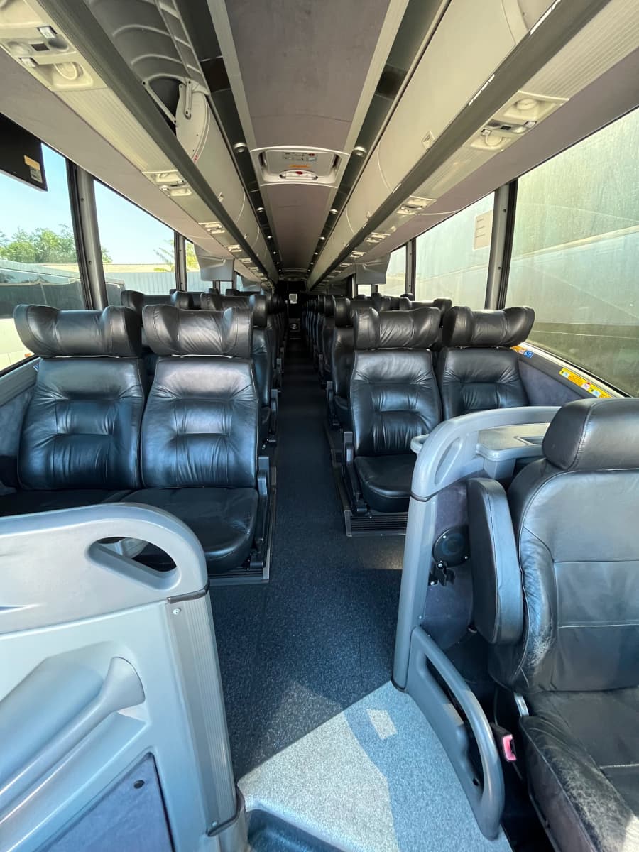 2012 MCI J4500 California Coach Bus - Image 3