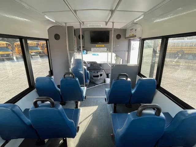 2016 Ford E450 ADA Shuttle Bus - Image 28