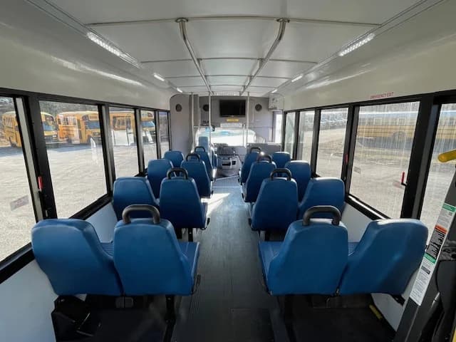 2016 Ford E450 ADA Shuttle Bus - Image 29