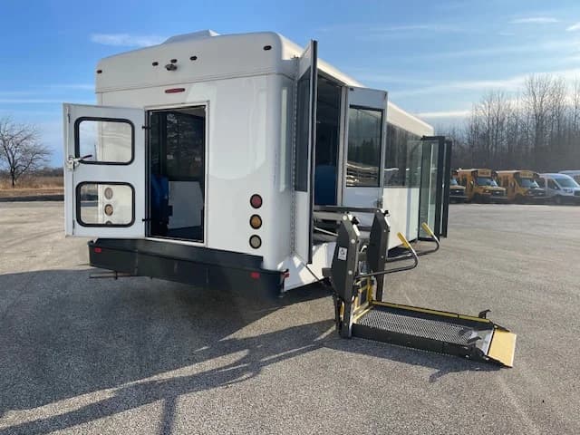 2016 Ford E450 ADA Shuttle Bus - Image 39