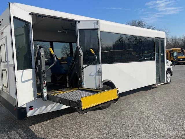 2016 Ford E450 ADA Shuttle Bus - Image 2