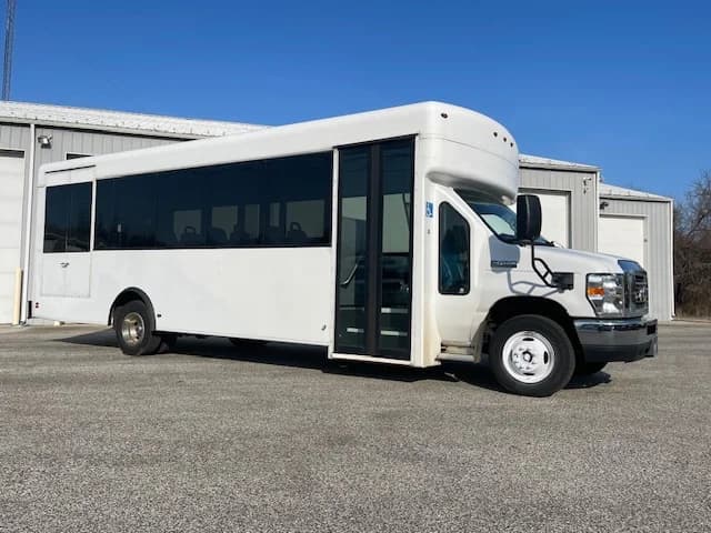 2016 Ford E450 ADA Shuttle Bus - Image 8