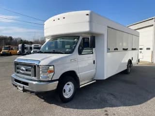 2016 Ford E450 bus