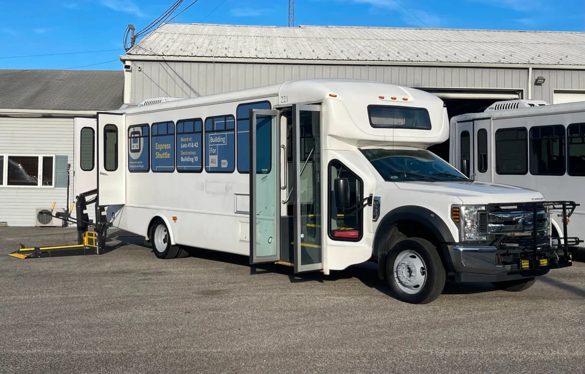 2018 Ford F550 Starcraft ADA - Image 2