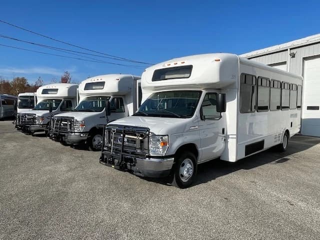 2018 Ford E450 ADA Shuttle Bus - Image 13