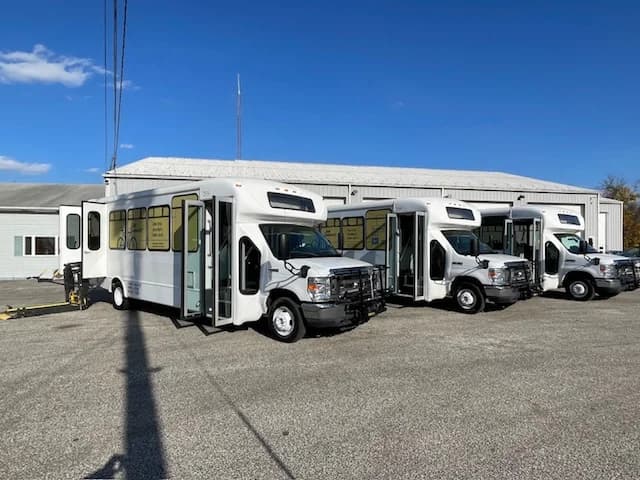 2018 Ford E450 ADA Shuttle Bus - Image 15