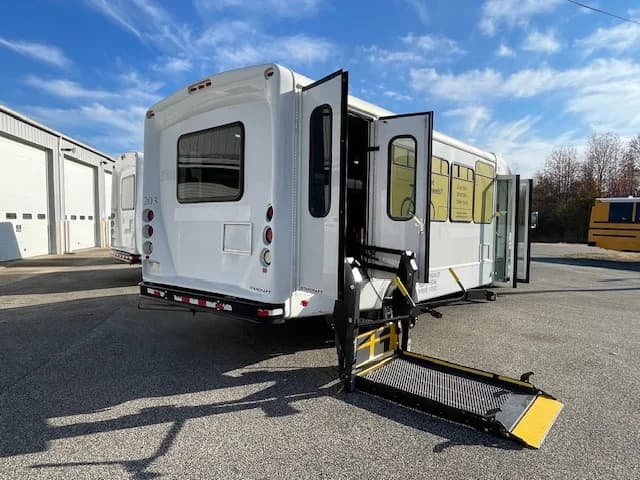 2018 Ford E450 ADA Shuttle Bus - Image 24