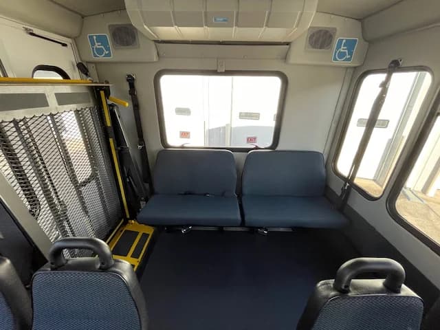 2018 Ford E450 ADA Shuttle Bus - Image 31