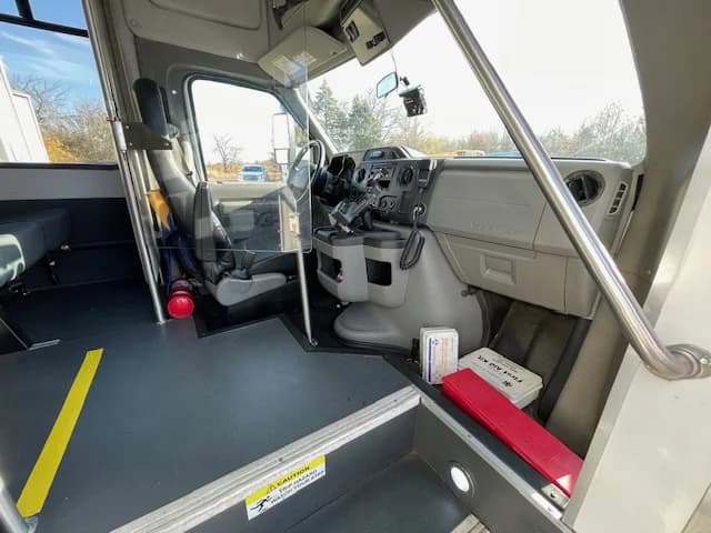 2018 Ford E450 ADA Shuttle Bus - Image 34