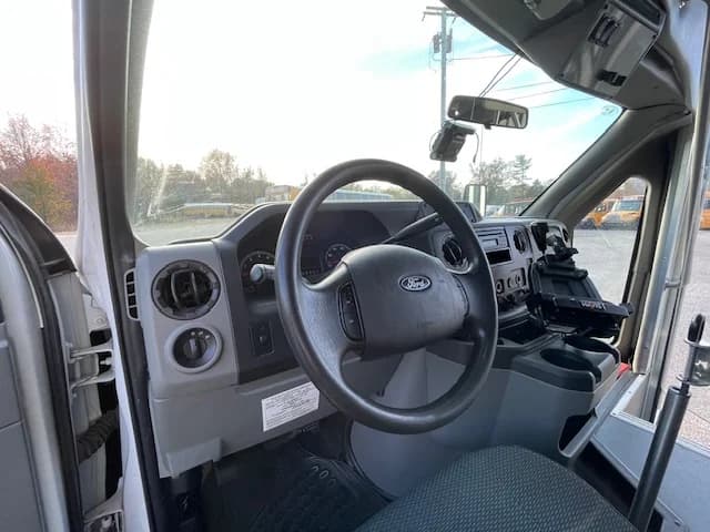 2018 Ford E450 ADA Shuttle Bus - Image 8