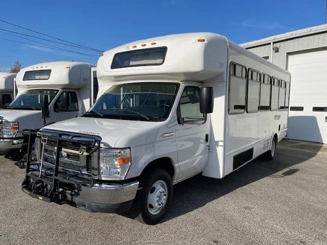 2018 Ford E450 ADA Shuttle Bus - Image 15