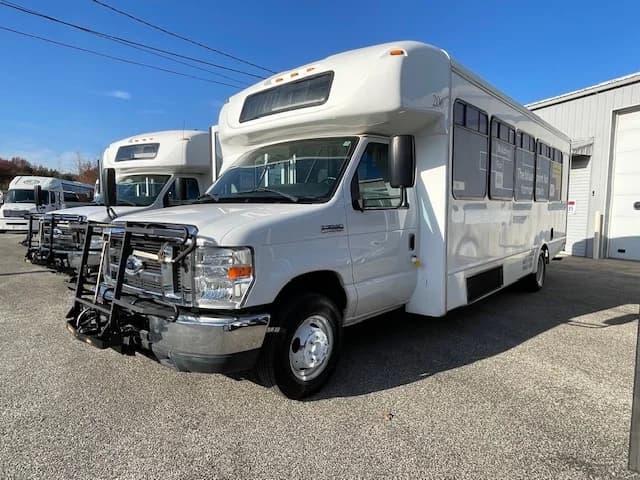 2018 Ford E450 ADA Shuttle Bus - Image 24