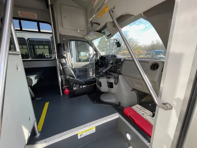 2018 Ford E450 ADA Shuttle Bus - Image 4