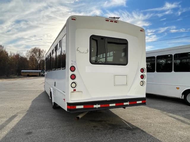 2018 Ford F550 ADA Shuttle Bus - Image 22