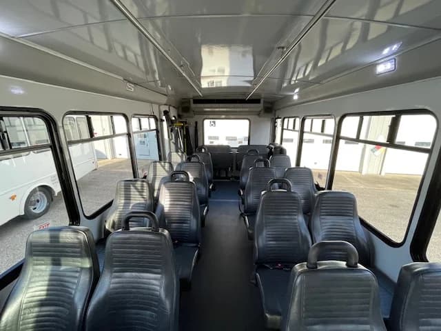 2018 Ford F550 ADA Shuttle Bus - Image 8