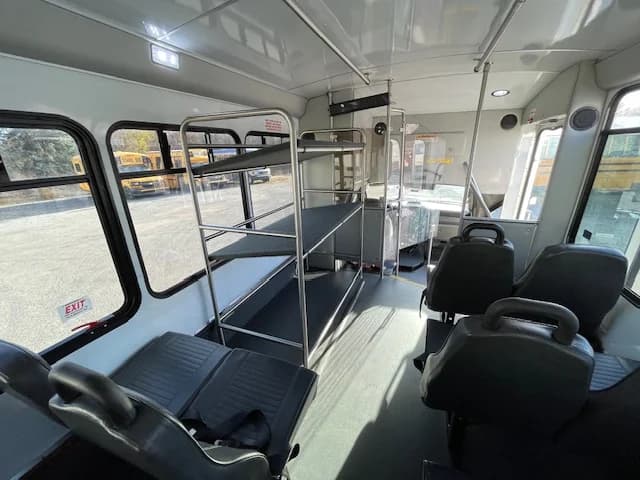 2018 Ford F550 ADA Shuttle Bus - Image 10