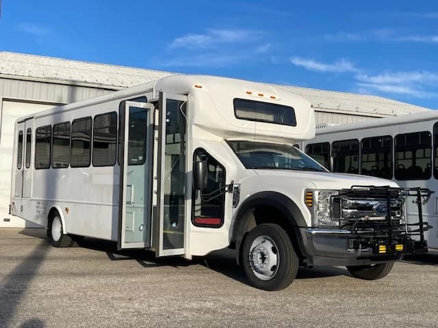 2018 Ford F550 ADA Shuttle Bus - Image 1
