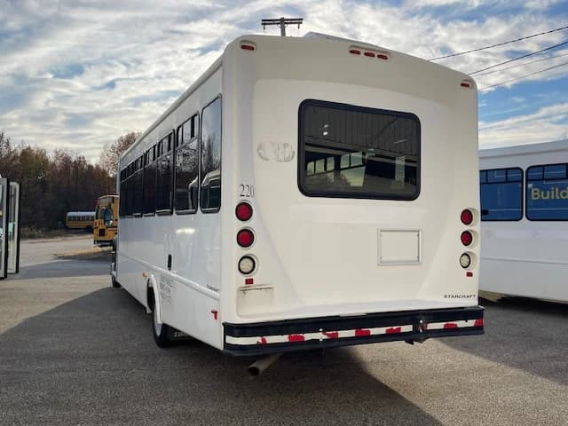 2018 Ford F550 ADA Shuttle Bus - Image 28