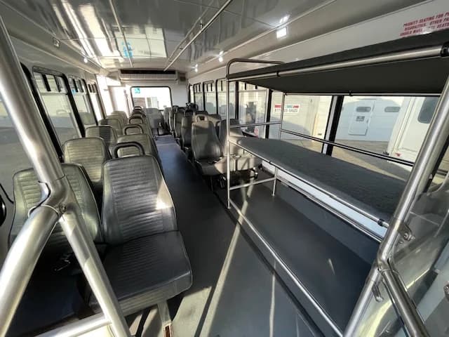 2018 Ford F550 Starcraft Shuttle Bus - Image 13