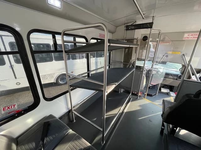 2018 Ford F550 Starcraft Shuttle Bus - Image 14