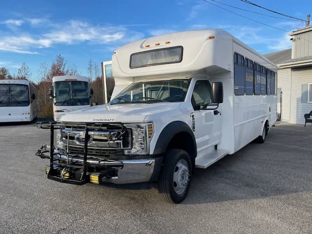 2018 Ford F550 Starcraft Shuttle Bus - Image 26