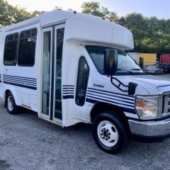 2016 Ford E350 Econoline Cutaway - Image 3