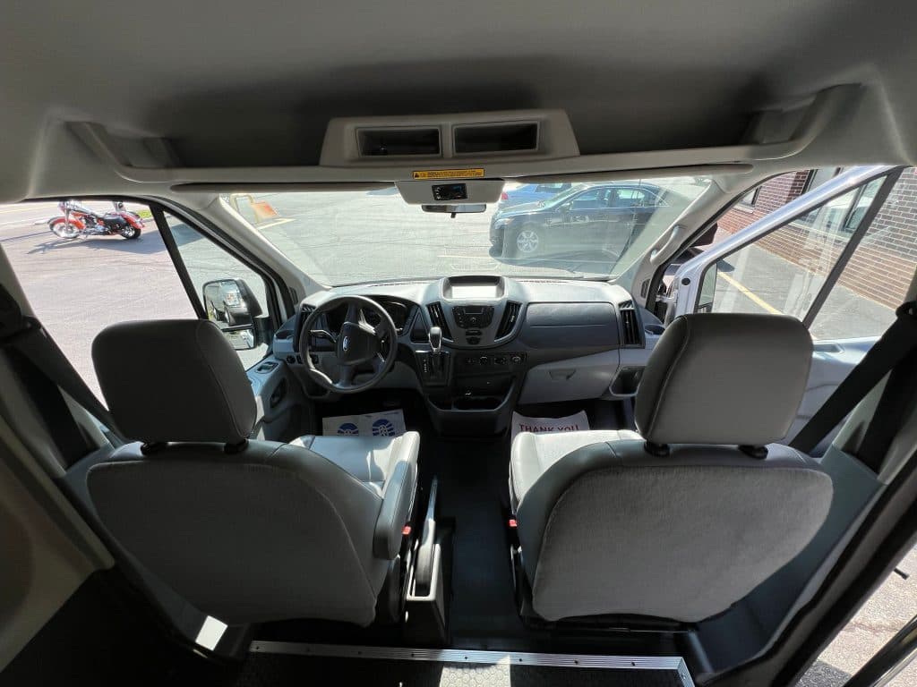 2015 Ford E350 Transit Van - Image 11