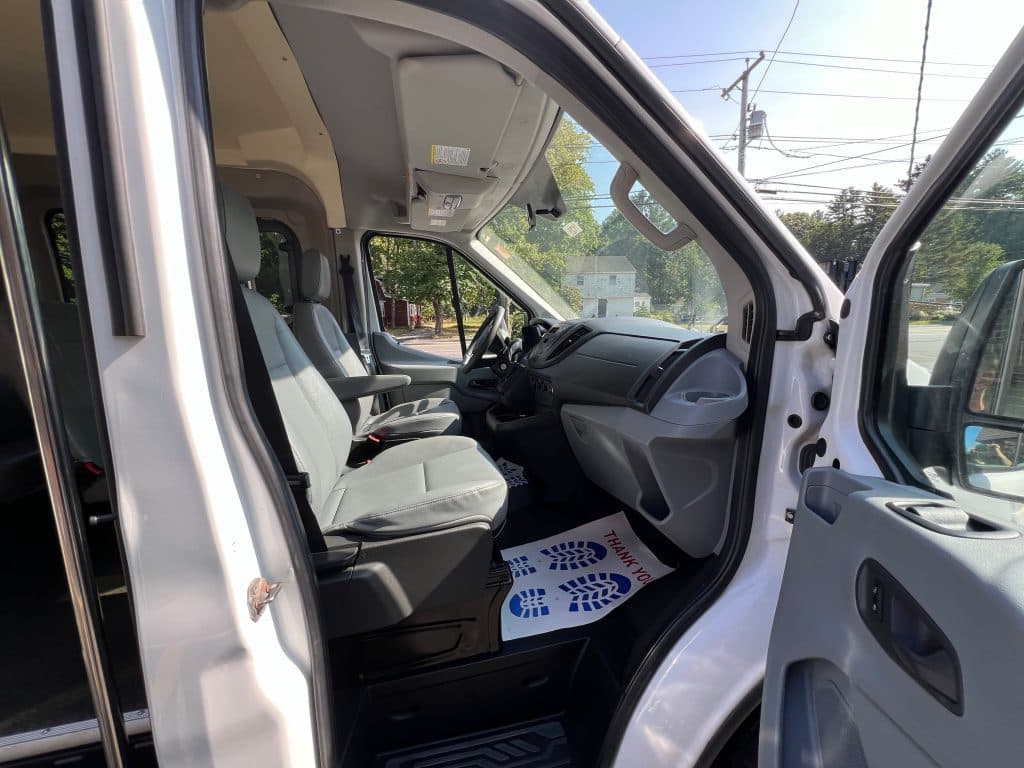 2015 Ford E350 Transit Van - Image 13