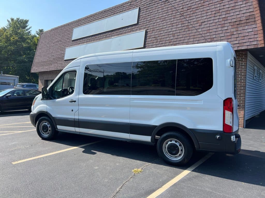 2015 Ford E350 Transit Van - Image 2