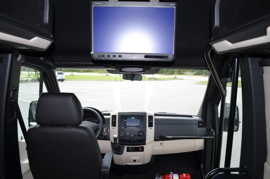 2024 LA West Executive Sprinter Van - Image 15