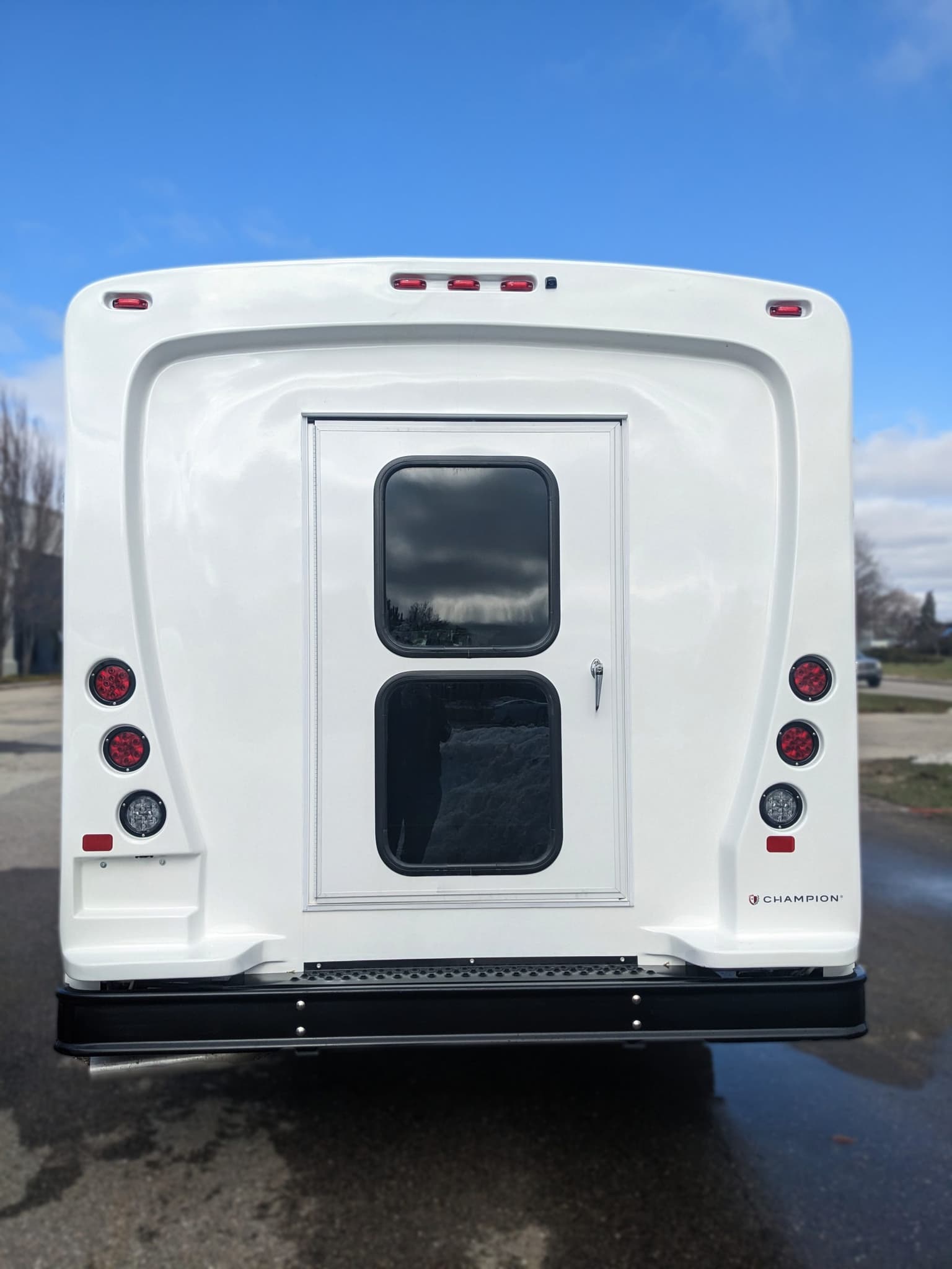 2024 Champion Challenger Shuttle Bus - Image 3