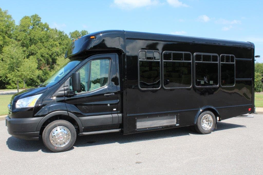 Executive Transit #12453 - Image 2