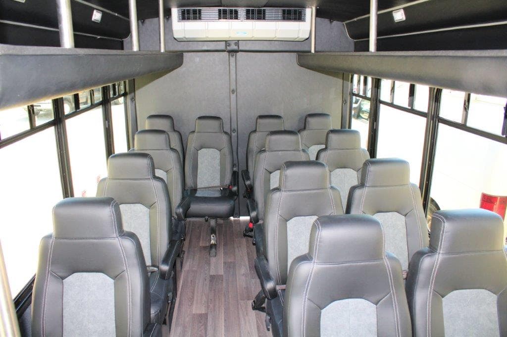 2020 LA West Executive Transit Shuttle Bus - Image 4