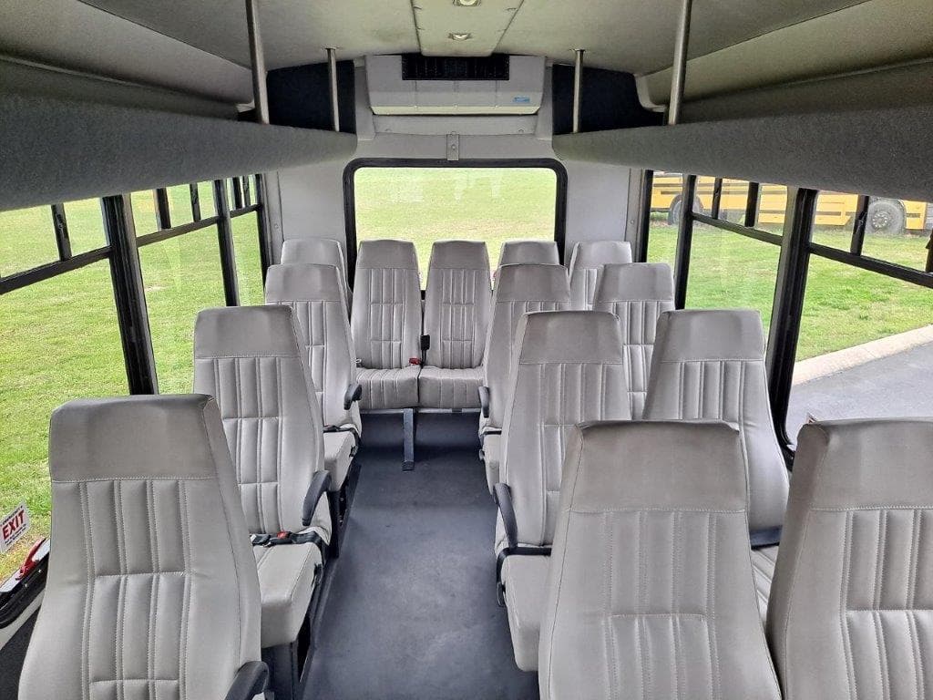 2018 Starcraft Starlite Shuttle Bus - Image 4
