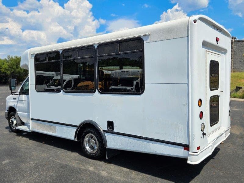 2017 El Dorado Worldtrans Shuttle Bus - Image 3