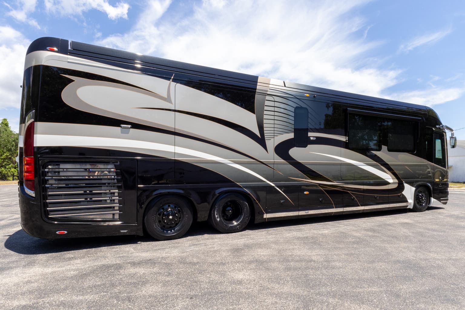 2020 Newell P50 bus
