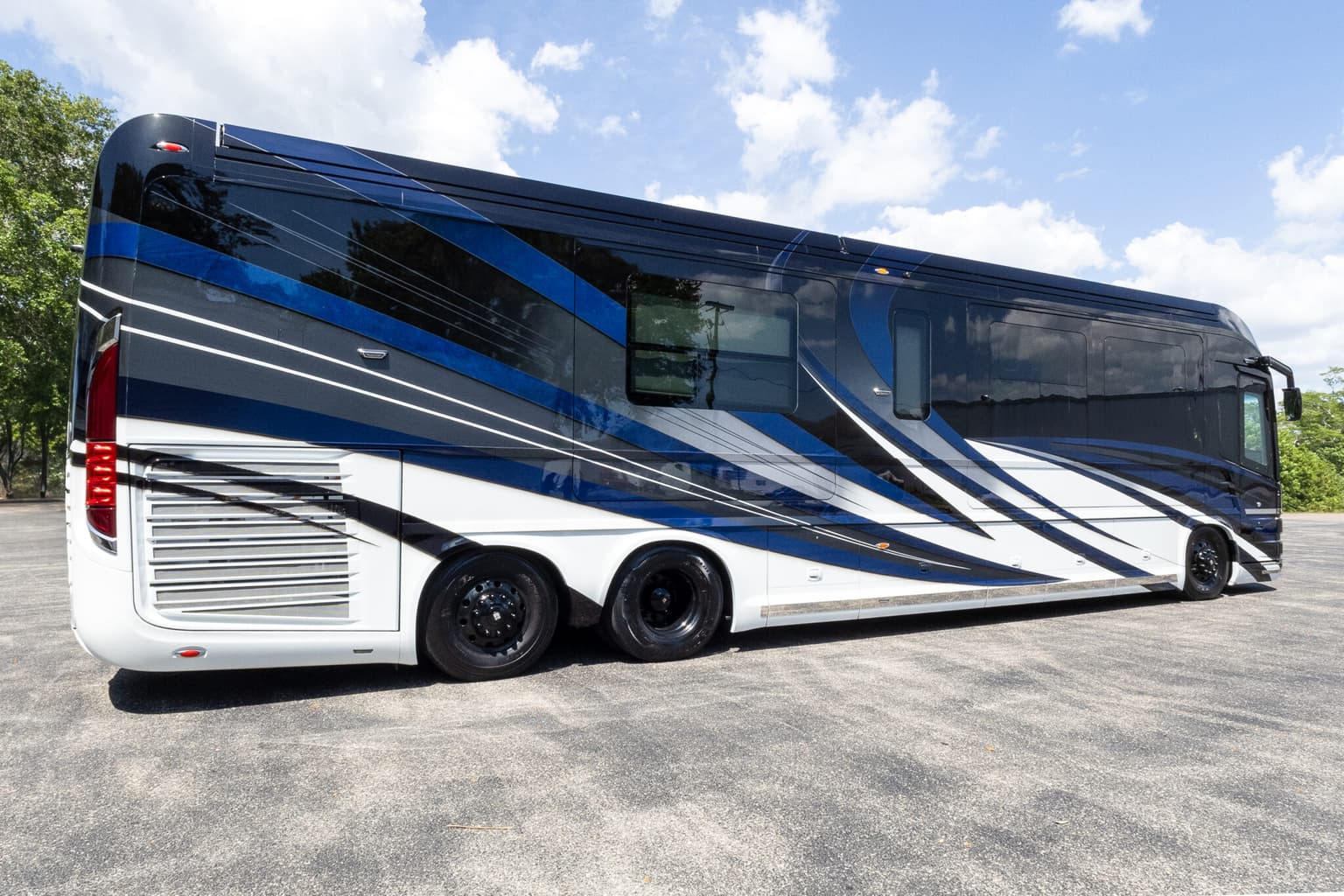 2020 Newell P50 bus