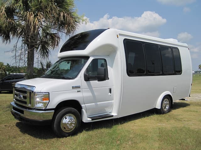  2018 Ford V235 Ventura Shuttle Bus - Image 1