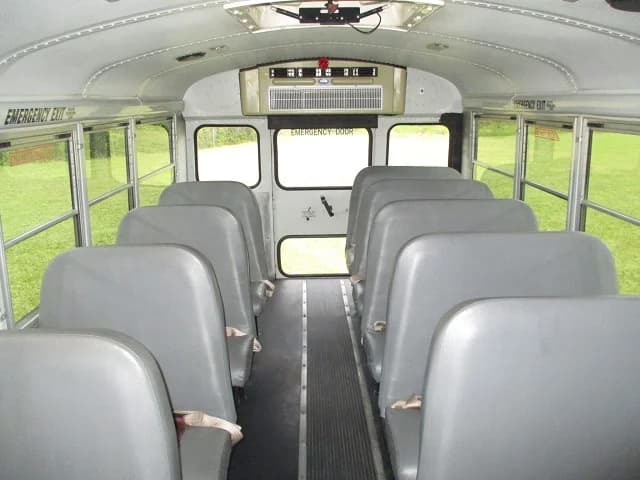 2006 Ford E450 Collins Activity Bus - Image 6