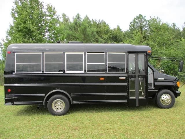 2006 Ford E450 Collins Activity Bus - Image 9
