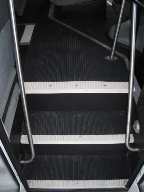 2006 Ford E450 Collins Activity Bus - Image 10