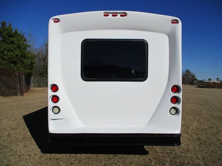 2016 Ford E450 Starcraft Shuttle Bus - Image 9