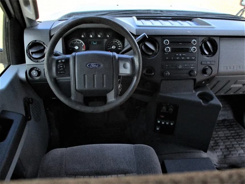 2011 Ford F550 Glaval Mid Size Bus - Image 3