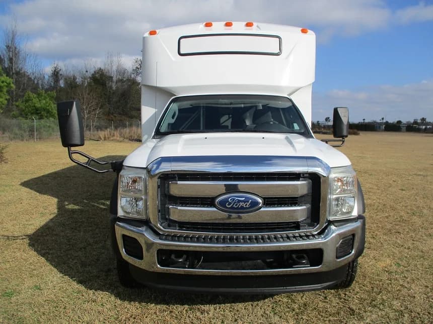 2011 Ford F550 Glaval Mid Size Bus - Image 4