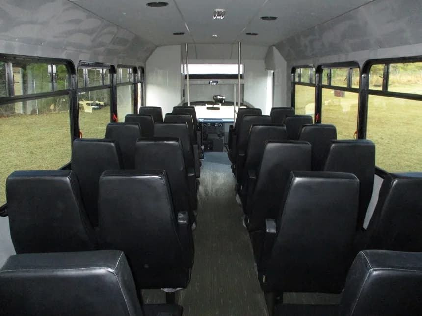 2011 Ford F550 Glaval Mid Size Bus - Image 6