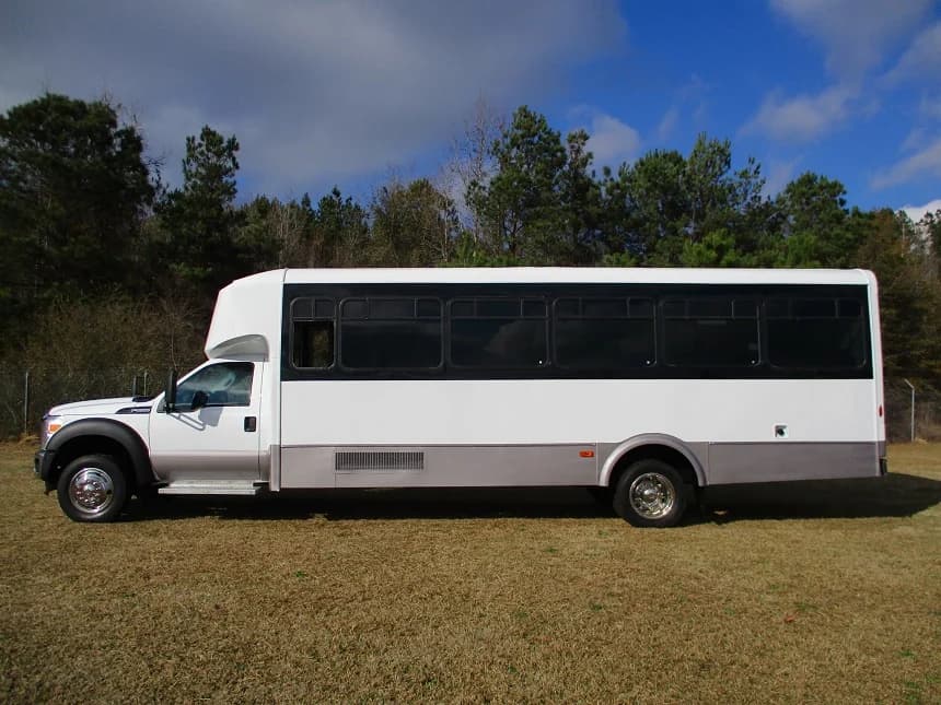 2011 Ford F550 Glaval Mid Size Bus - Image 7