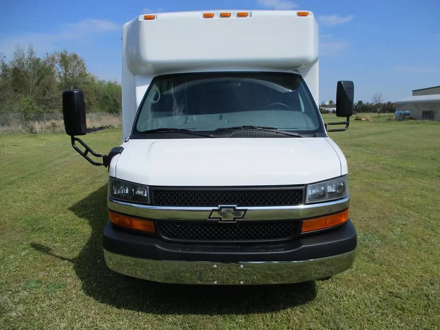 2014 Chevrolet 3500 Eldorado Aerotech Shuttle Bus - Image 7